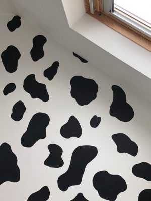 Cow print Wallpaper 