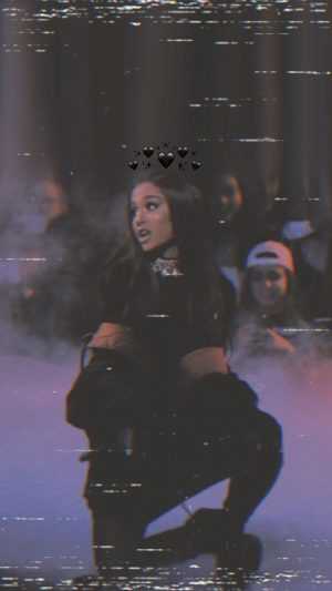 4K Ariana Grande Wallpaper