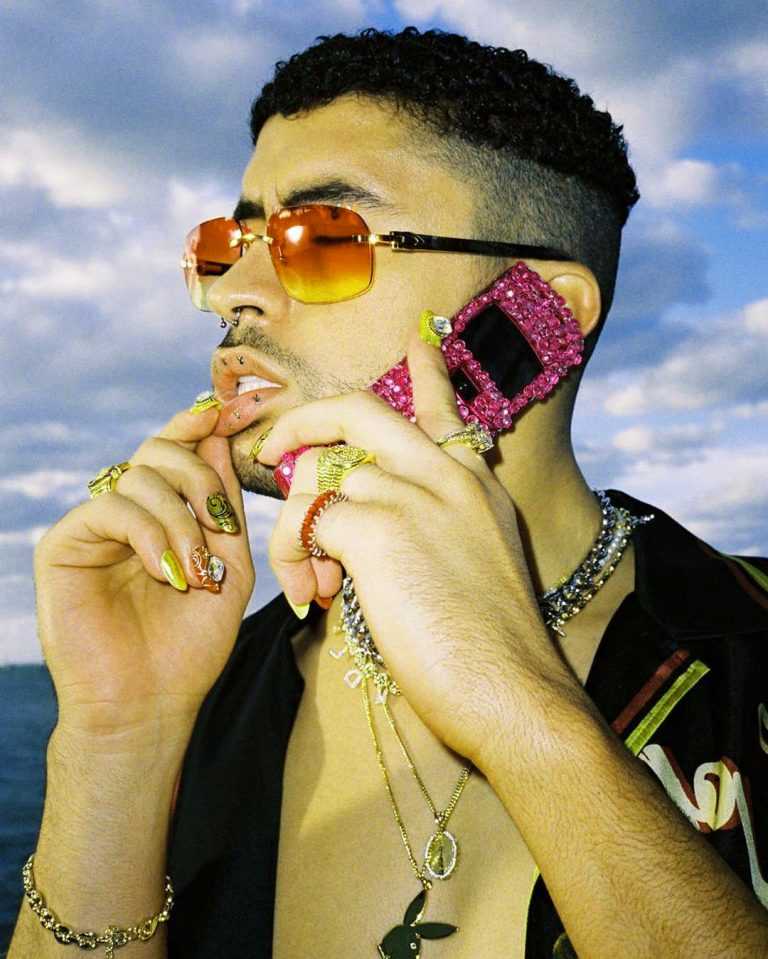 4K Bad Bunny Wallpaper | WhatsPaper