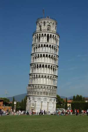 HD Pisa Tower Wallpaper