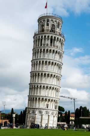 HD Pisa Tower Wallpaper