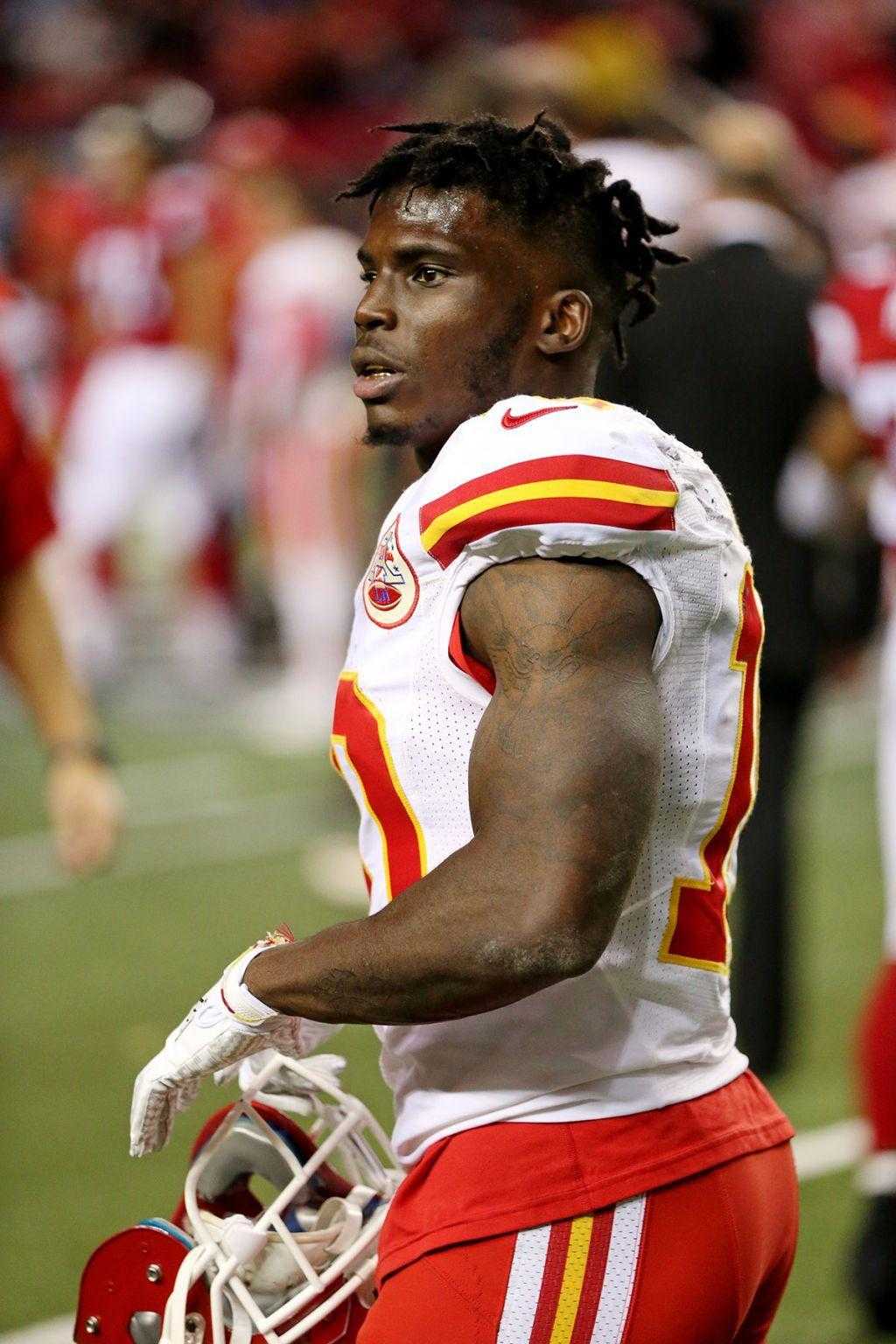 Шорт хилла. Тайрик Хилл. Тайрик Хилл рост. Tyreek Hill 2023.