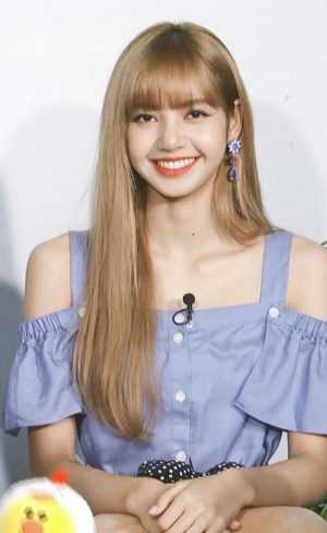 Lisa Wallpaper | WhatsPaper