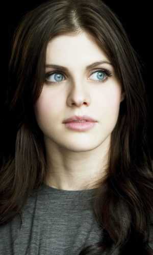 Alexandra Daddario Wallpaper