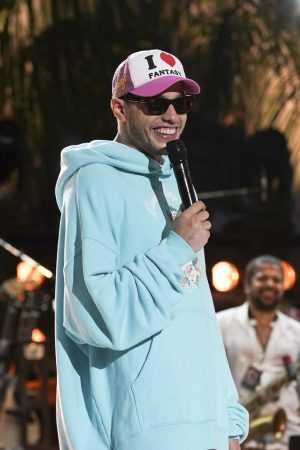4K Pete Davidson Wallpaper 