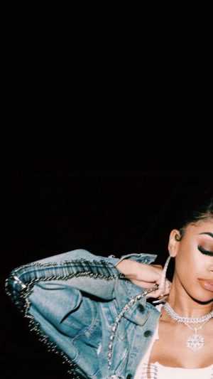 Saweetie Background