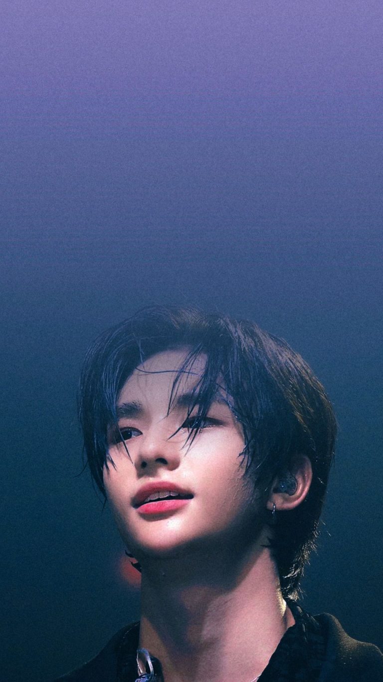 HD Hyunjin Wallpaper | WhatsPaper