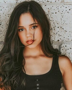 Jenna Ortega Wallpaper 