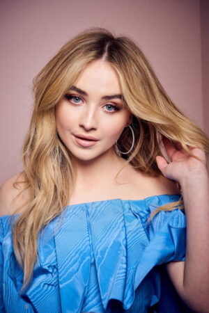 Sabrina Carpenter Background 