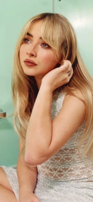 Sabrina Carpenter Wallpaper