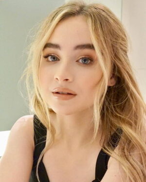 Sabrina Carpenter Wallpaper 