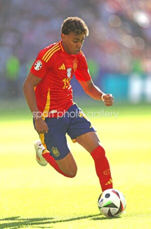 Lamine Yamal Wallpaper