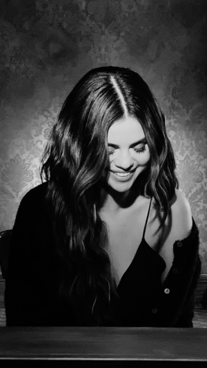 HD Selena Gomez Wallpaper