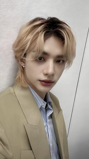 4K Hyunjin Wallpaper