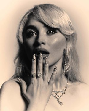 HD Sabrina Carpenter Wallpaper 